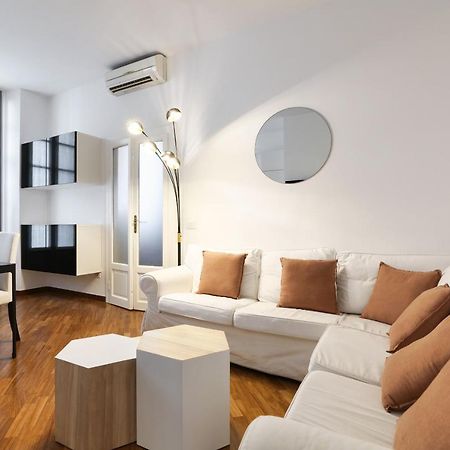 Charming San Babila Apt. Милан Экстерьер фото